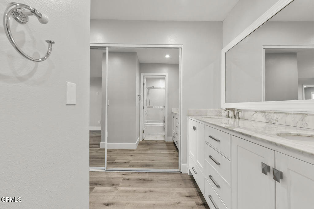 9960 Owensmouth Avenue Unit: 10