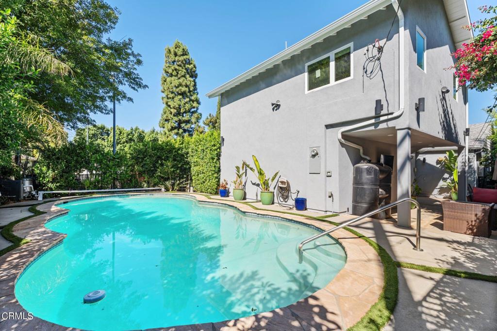 4242 Van Nuys Boulevard