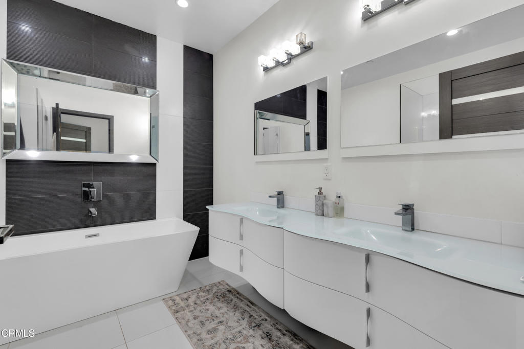 4485 Hazeltine Avenue 3