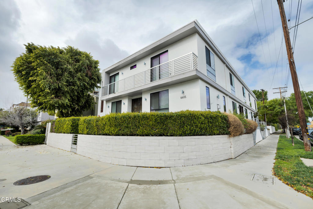 4485 Hazeltine Avenue 3