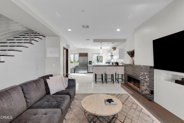 4485 Hazeltine AVE Unit: 3