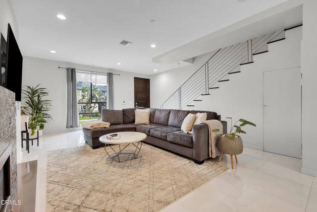 4485 Hazeltine AVE Unit: 3
