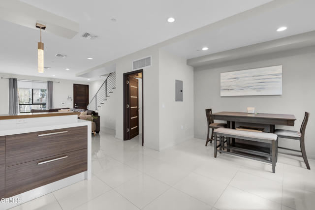 4485 Hazeltine AVE Unit: 3