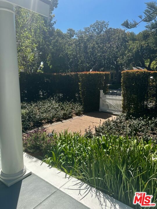 1434 N SPAULDING AVE