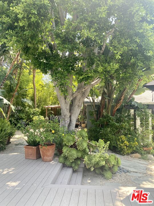 1434 N SPAULDING AVE