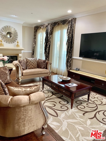 132 S CRESCENT DR Unit: 403