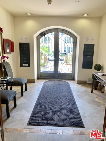 132 S CRESCENT DR Unit: 403