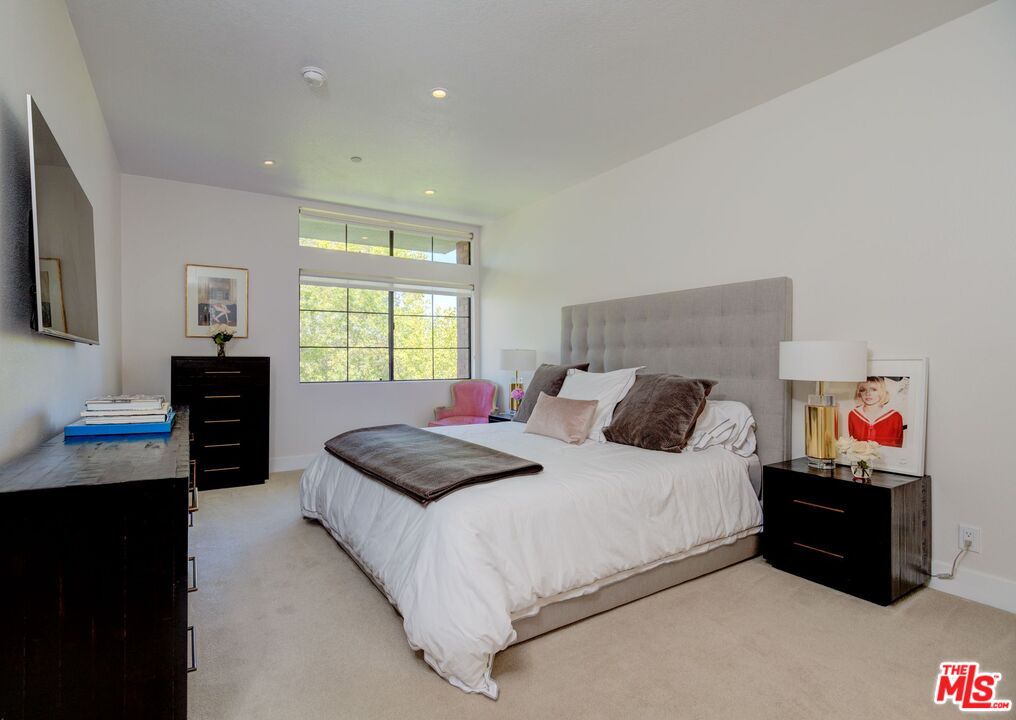 200 N SWALL DR Unit: PH6