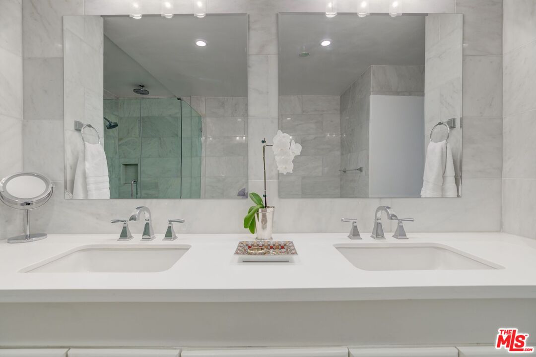 200 N SWALL DR Unit: PH6