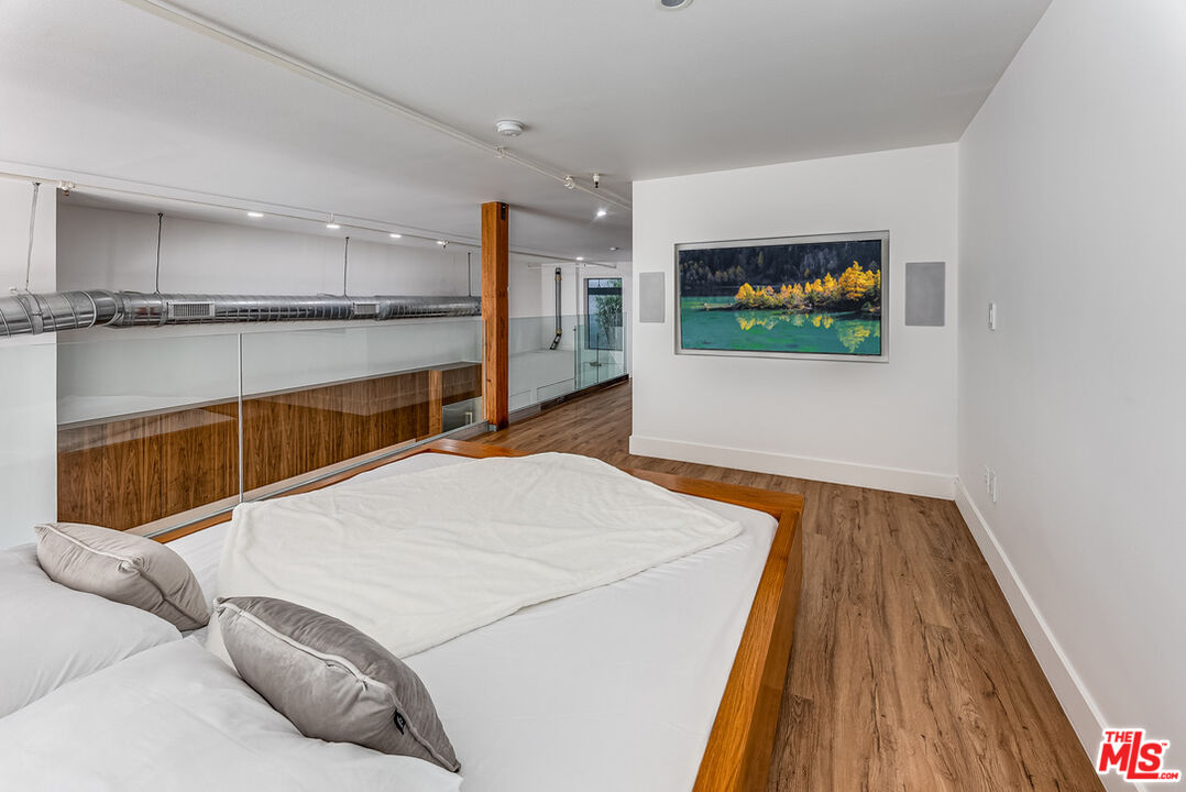 4115 Glencoe Ave Unit: 107