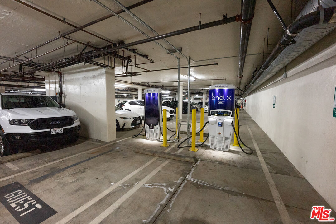 4115 Glencoe Ave Unit: 107