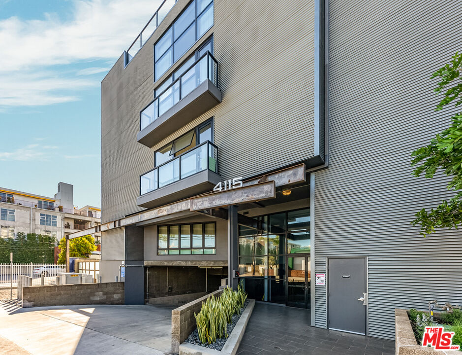 4115 Glencoe Ave Unit: 107