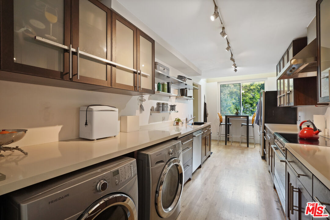 1557 S Beverly Glen Blvd Unit: 310