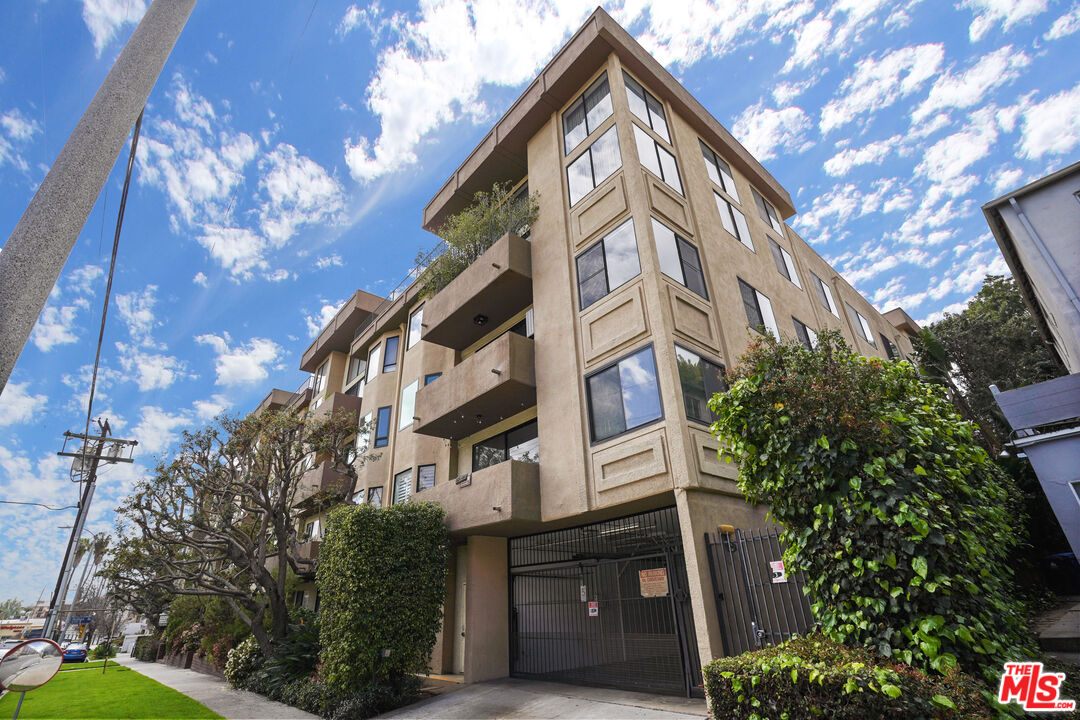 1557 S Beverly Glen Blvd Unit: 310