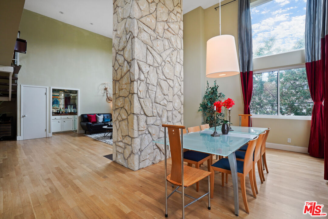 1557 S Beverly Glen Blvd Unit: 310