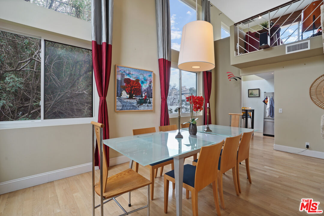 1557 S Beverly Glen Blvd Unit: 310