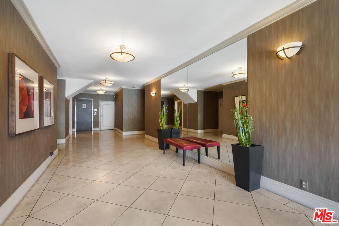 1557 S Beverly Glen Blvd Unit: 310