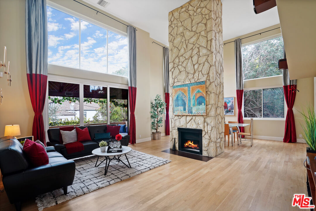 1557 S Beverly Glen Blvd Unit: 310