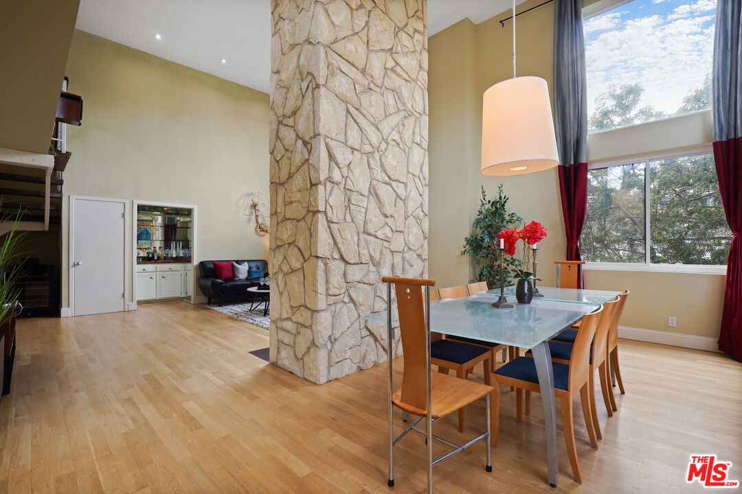 1557 S Beverly Glen Blvd Unit: 310