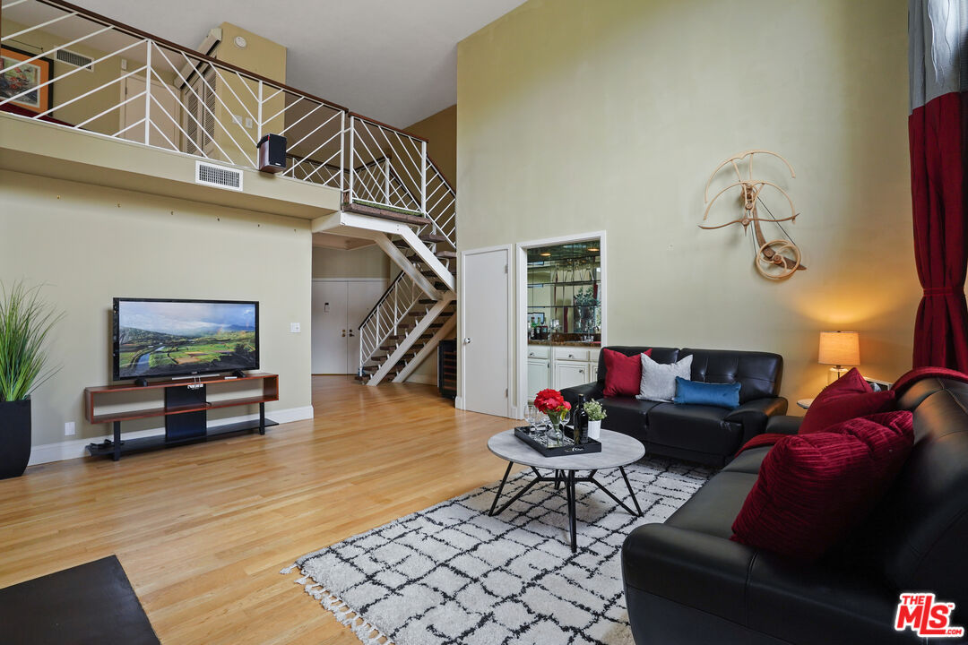 1557 S Beverly Glen Blvd Unit: 310