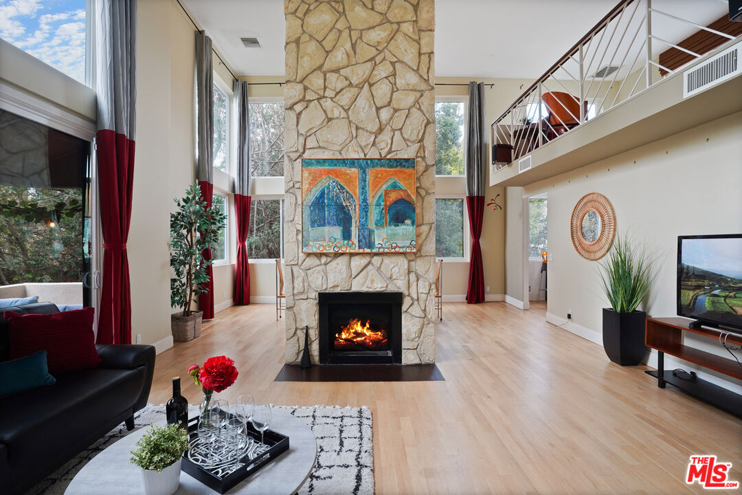 1557 S Beverly Glen Blvd Unit: 310