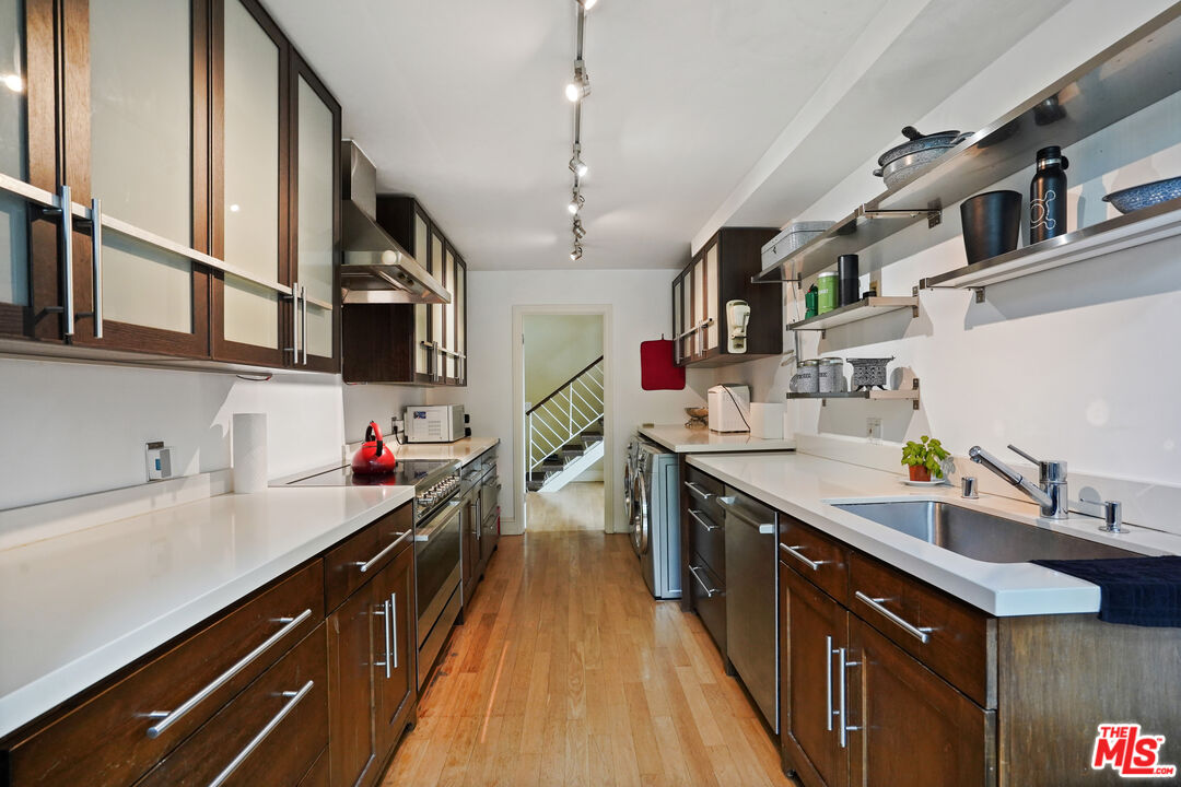 1557 S Beverly Glen Blvd Unit: 310