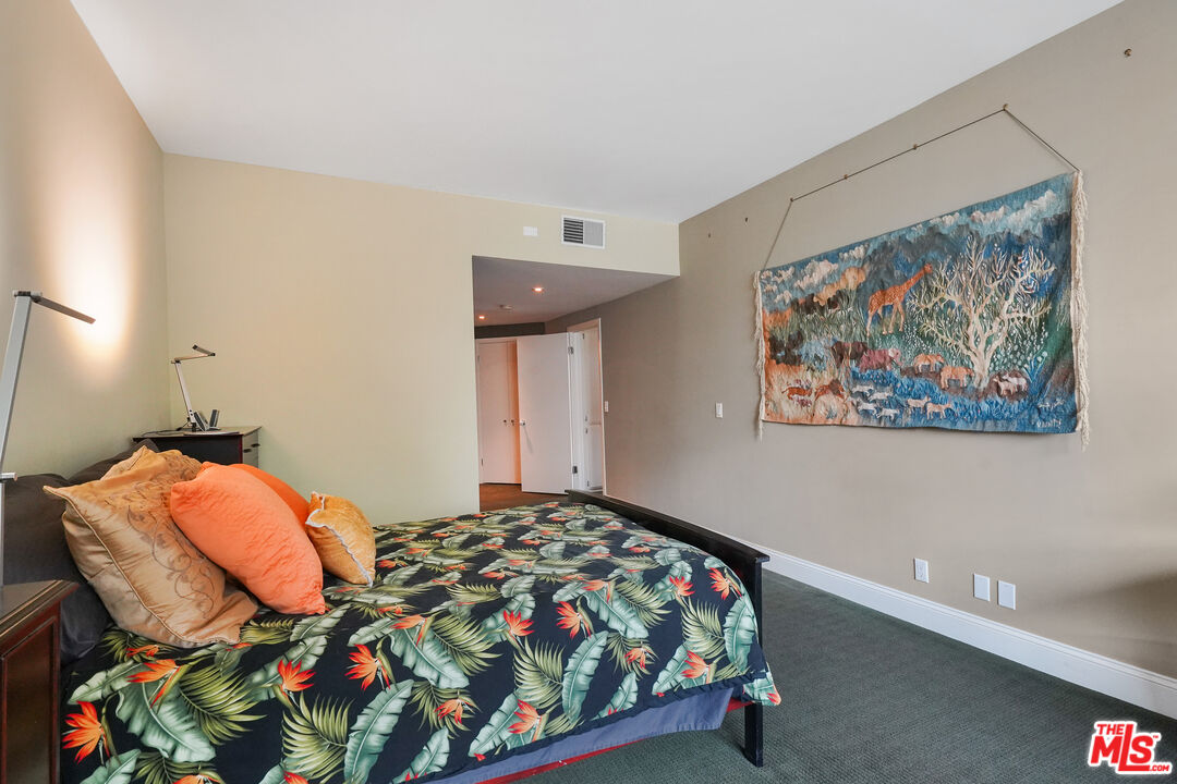 1557 S Beverly Glen Blvd Unit: 310