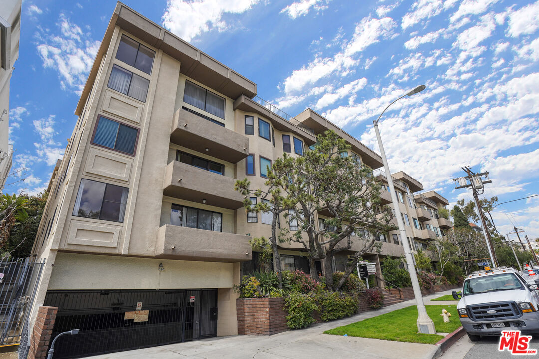 1557 S Beverly Glen Blvd Unit: 310