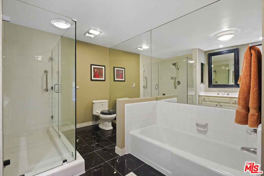 1557 S Beverly Glen Blvd Unit: 310