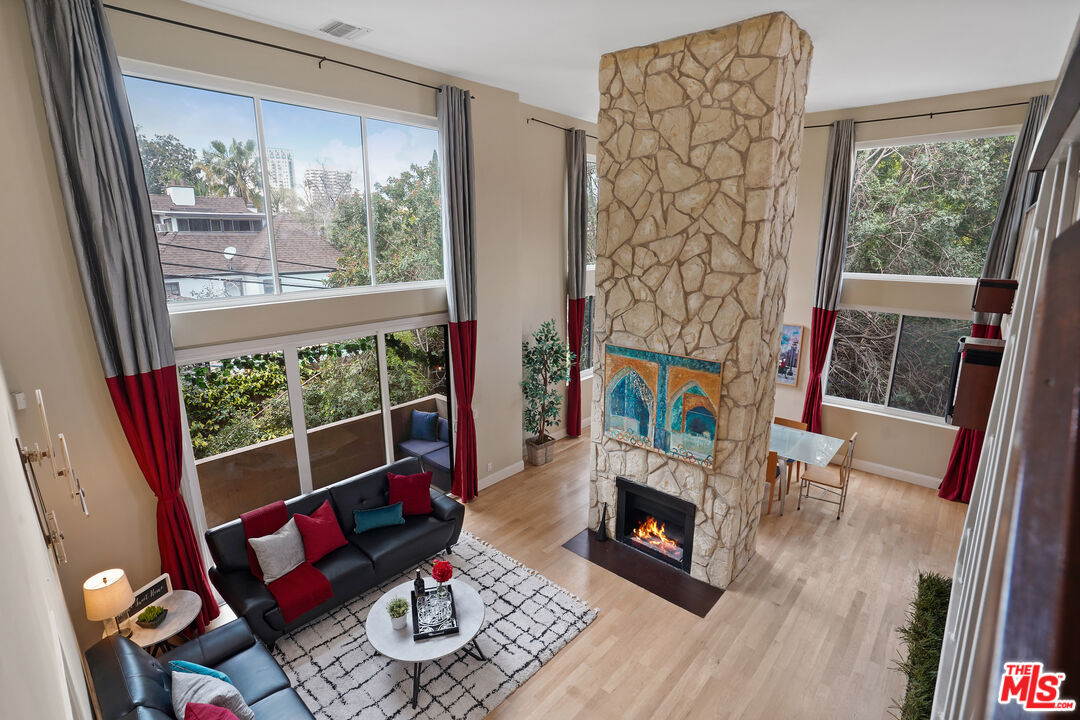 1557 S Beverly Glen Blvd Unit: 310