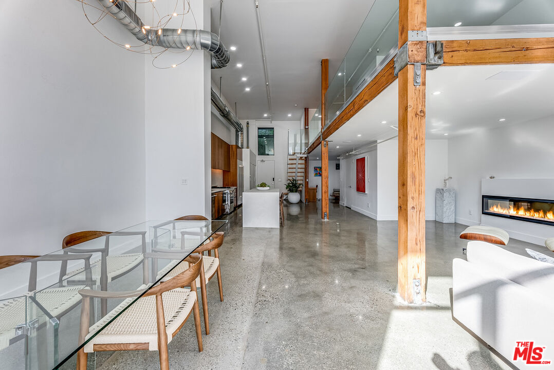 4115 Glencoe Ave Unit: 107