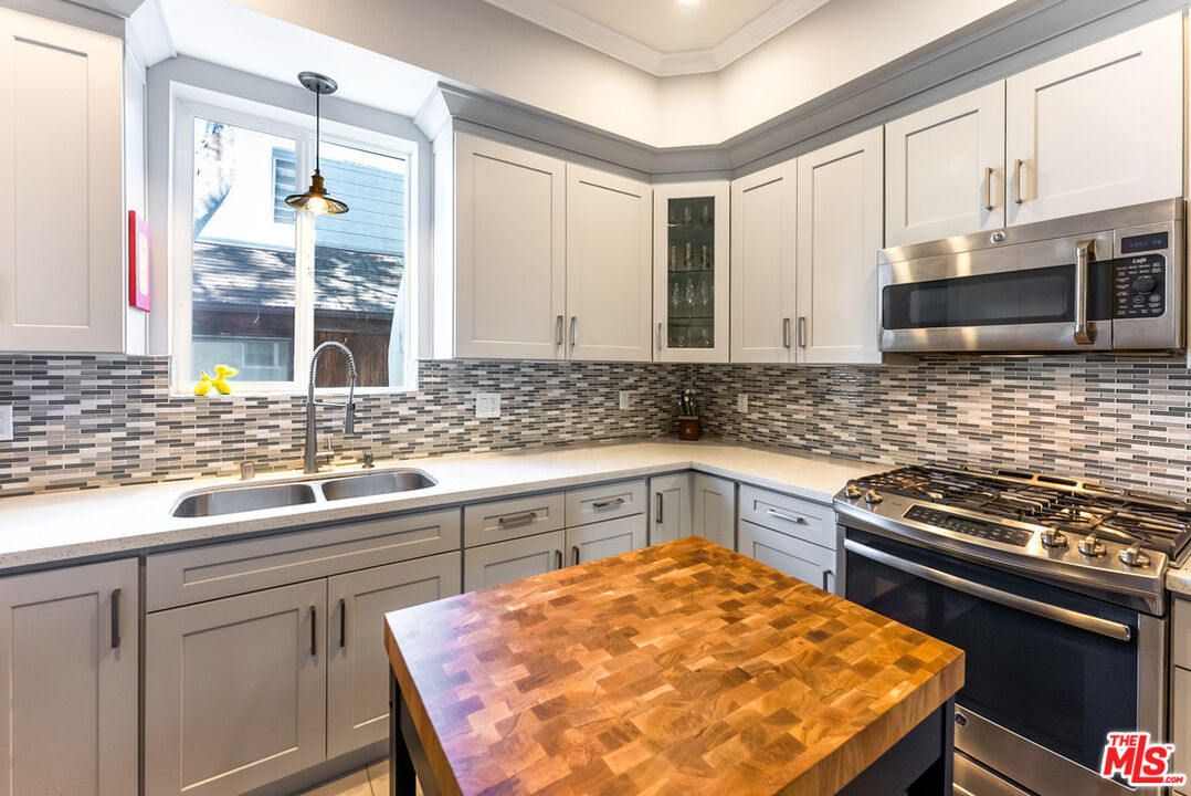 11909 Laurelwood Dr Unit: 3