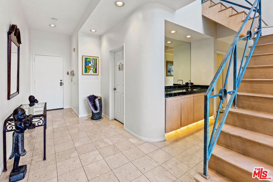 11636 Montana Ave Unit: 303