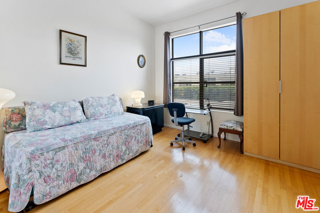 11636 Montana Ave Unit: 303