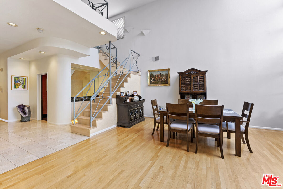 11636 Montana Ave Unit: 303