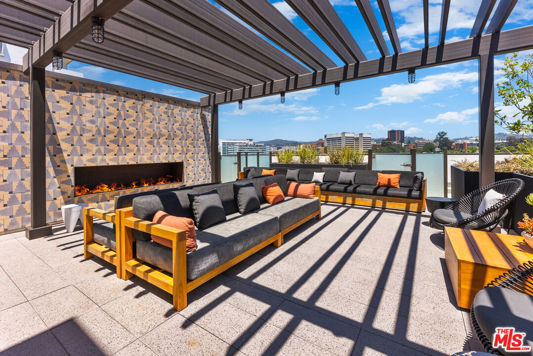 10777 Wilshire Blvd Unit: 405