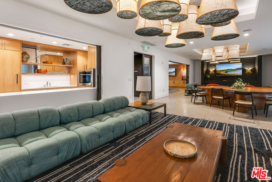 10777 Wilshire Blvd Unit: 405