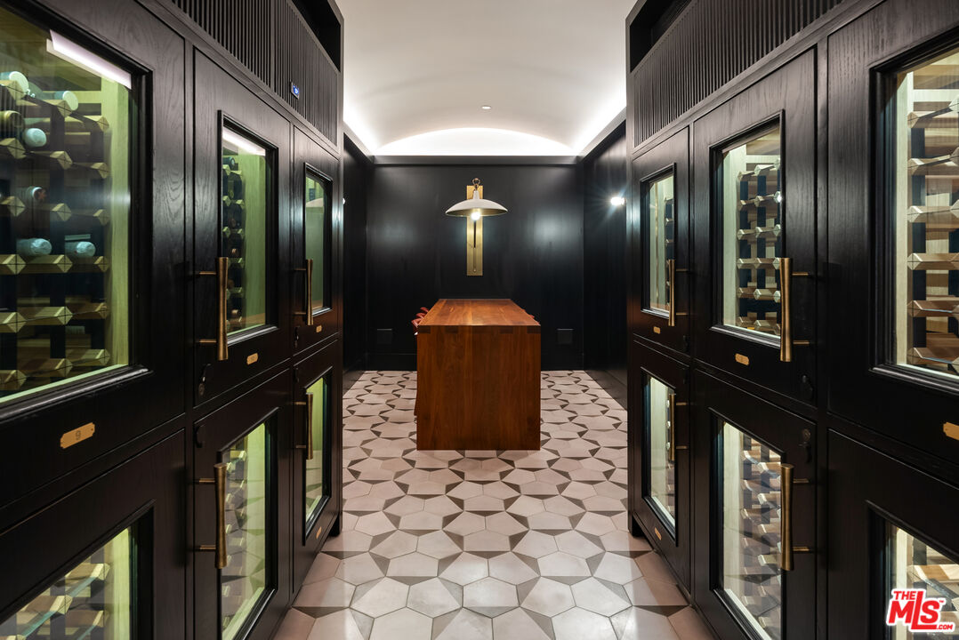 10777 Wilshire Blvd Unit: 405