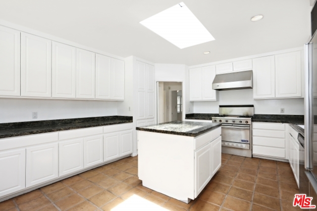 465 N CRESCENT HEIGHTS