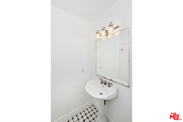 465 N CRESCENT HEIGHTS