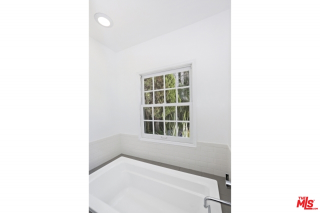 465 N CRESCENT HEIGHTS