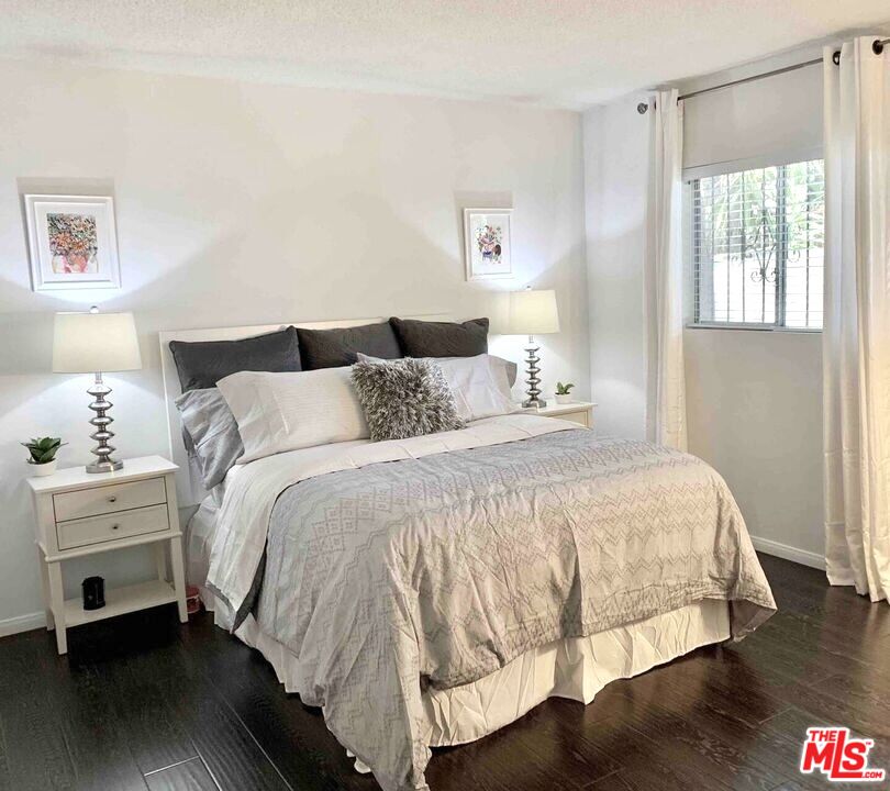 1152 N Ogden Dr