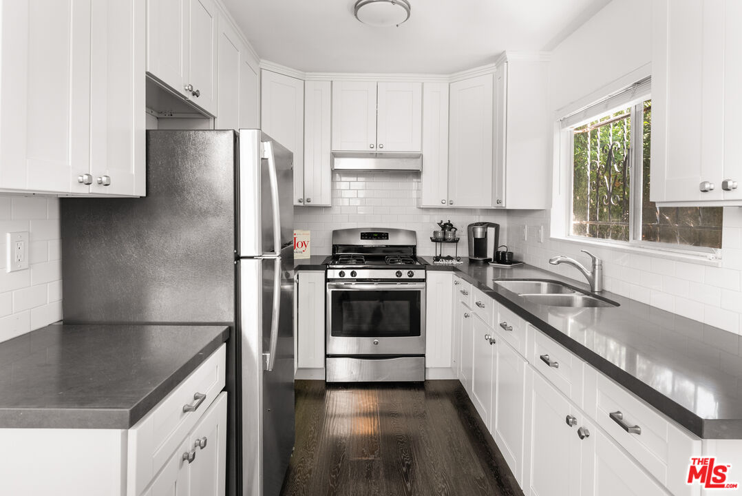 1152 N Ogden Dr