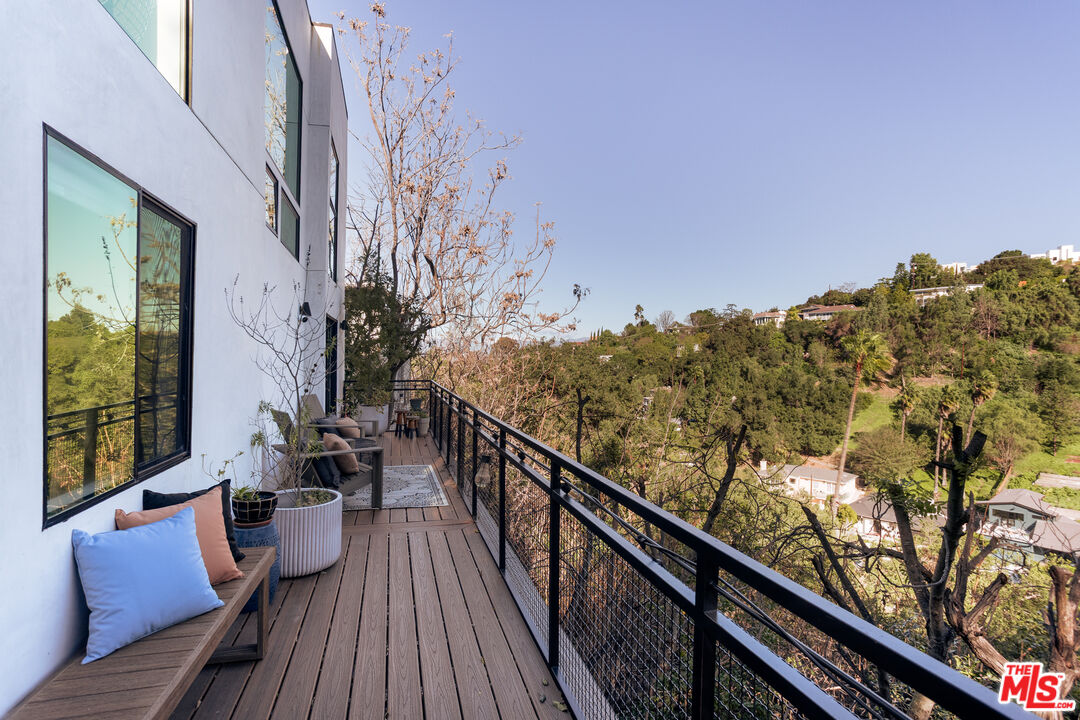 3760 Avenida Del Sol