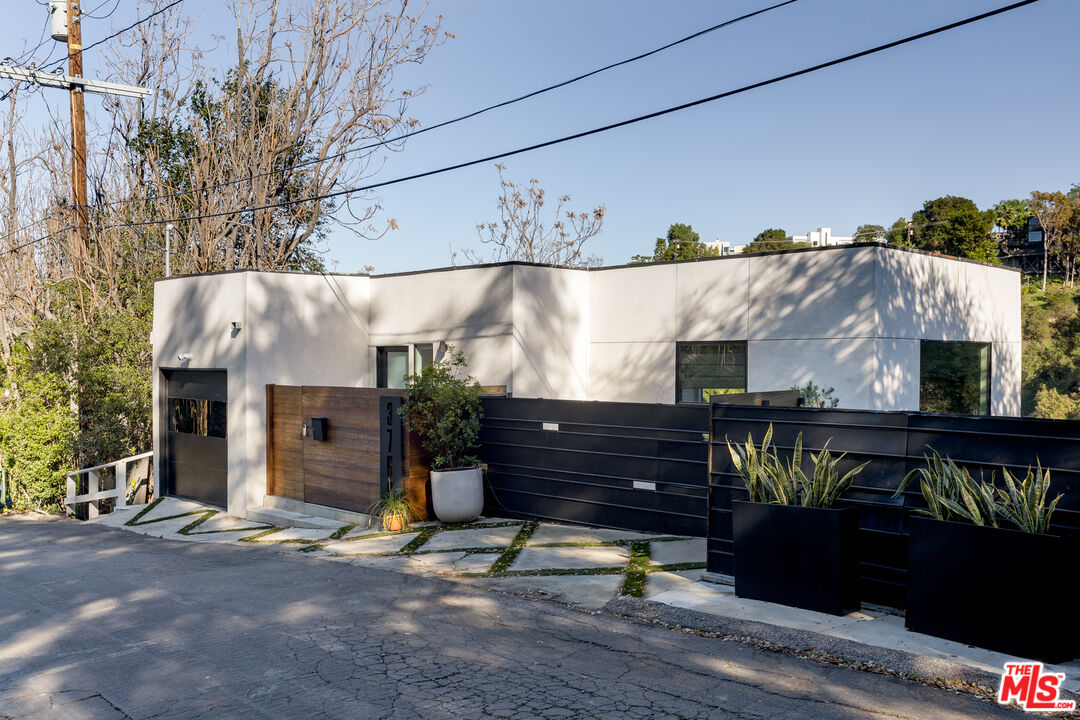 3760 Avenida Del Sol