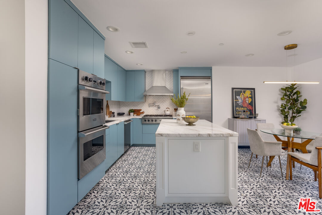 3760 Avenida Del Sol