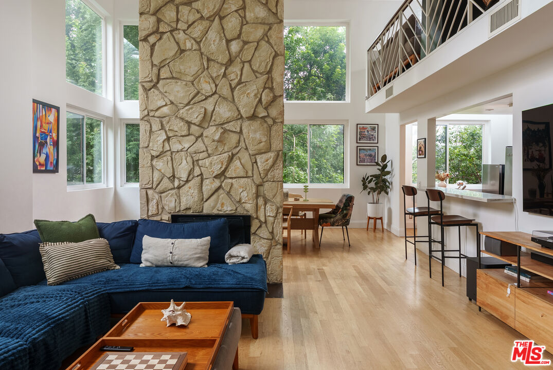 1557 S Beverly Glen Blvd Unit: 310