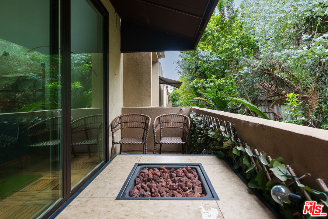 1557 S Beverly Glen Blvd Unit: 310