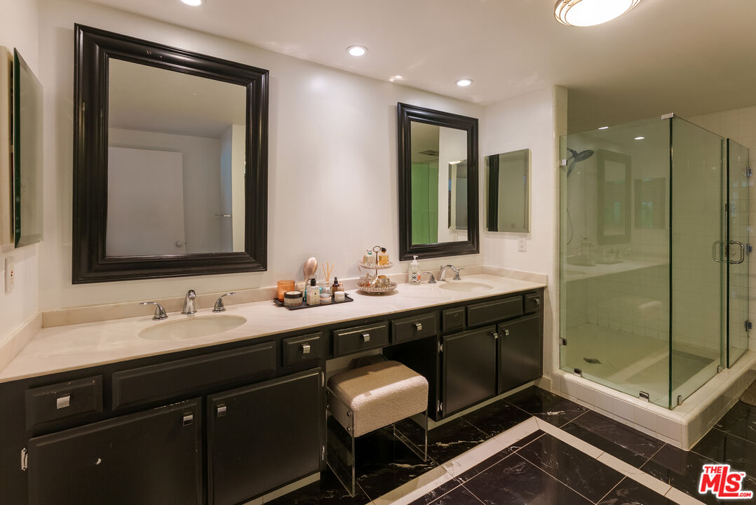 1557 S Beverly Glen Blvd Unit: 310
