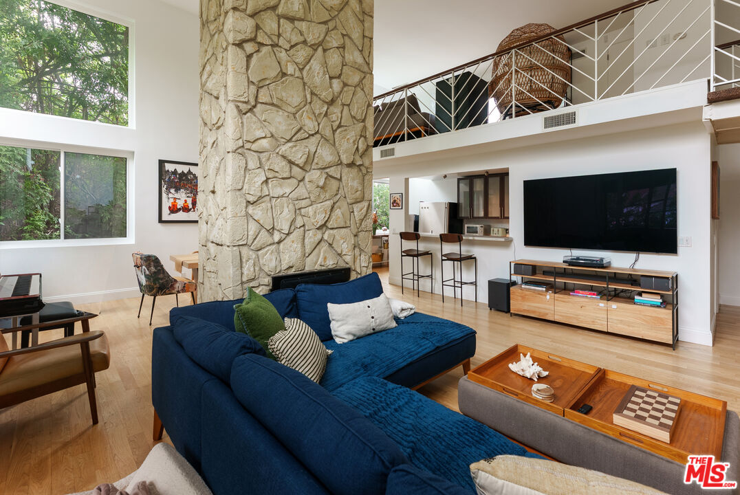 1557 S Beverly Glen Blvd Unit: 310